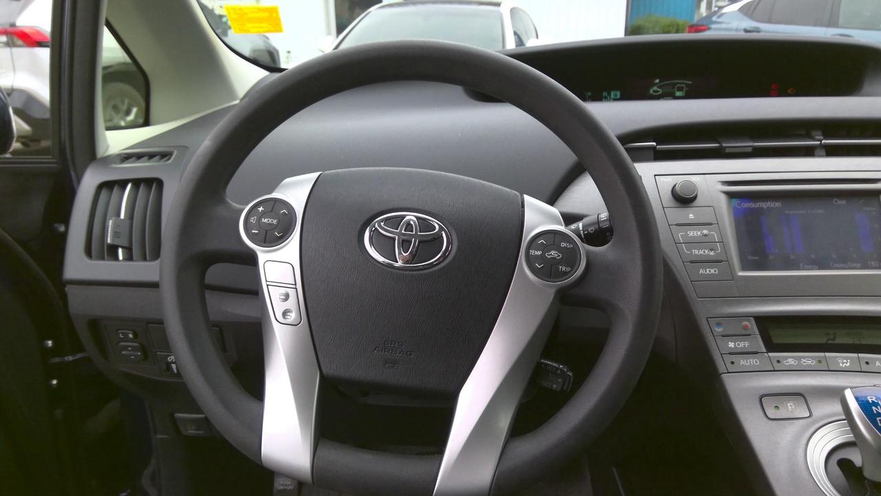 2013 Toyota Prius Base 5dr Hatchback Photo
