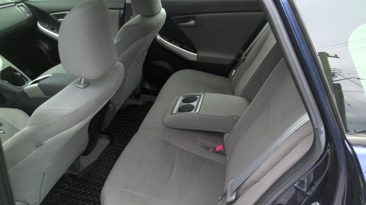 2013 Toyota Prius Base 5dr Hatchback Photo