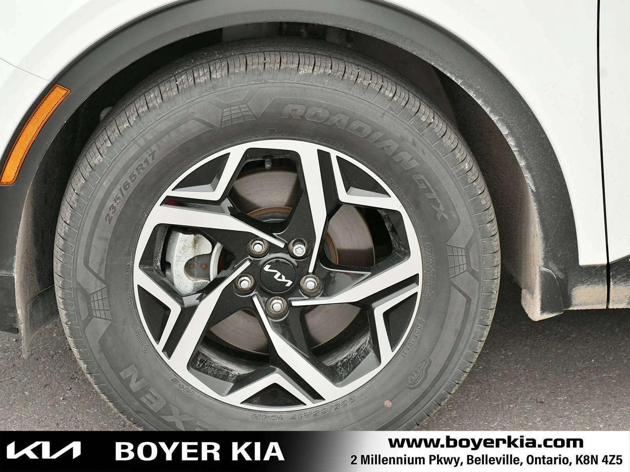 2023 Kia Sportage LX One Owner / Low KMS Photo