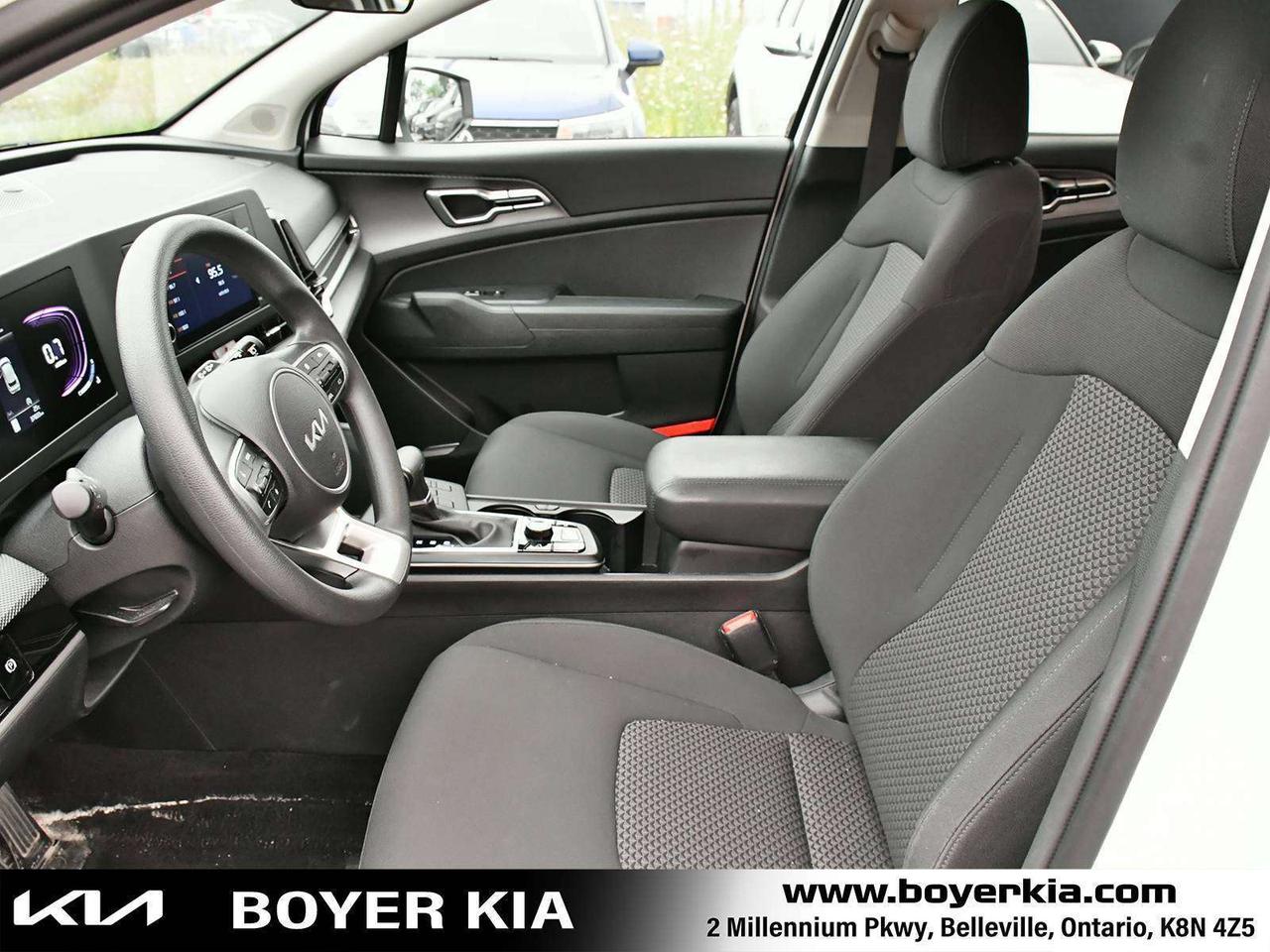 2023 Kia Sportage LX One Owner / Low KMS Photo