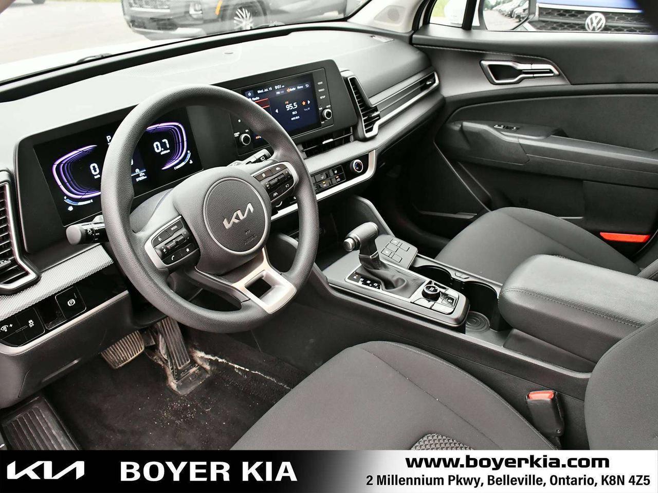 2023 Kia Sportage LX One Owner / Low KMS Photo