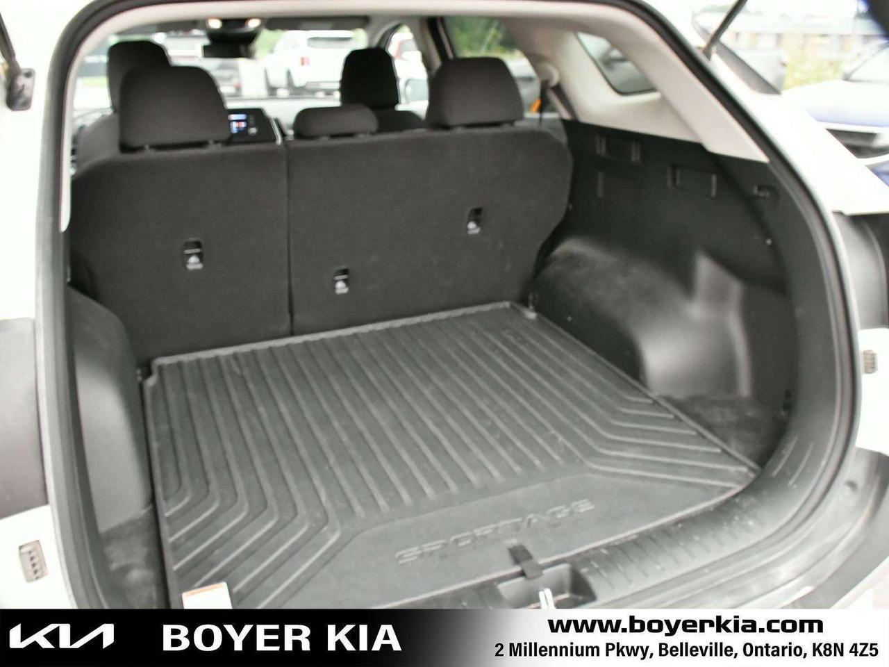 2023 Kia Sportage LX One Owner / Low KMS Photo