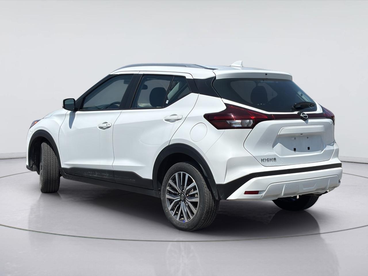 2025 Nissan Kicks Play S Photo