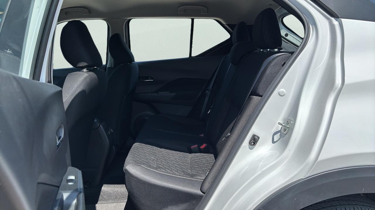 2025 Nissan Kicks Play S Photo
