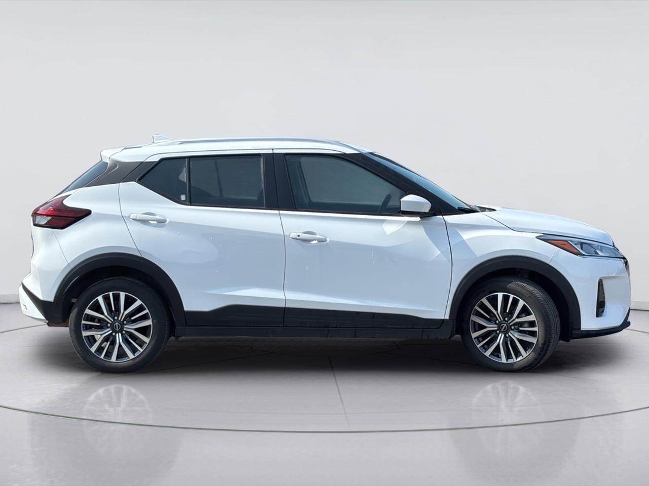 2025 Nissan Kicks Play S Photo