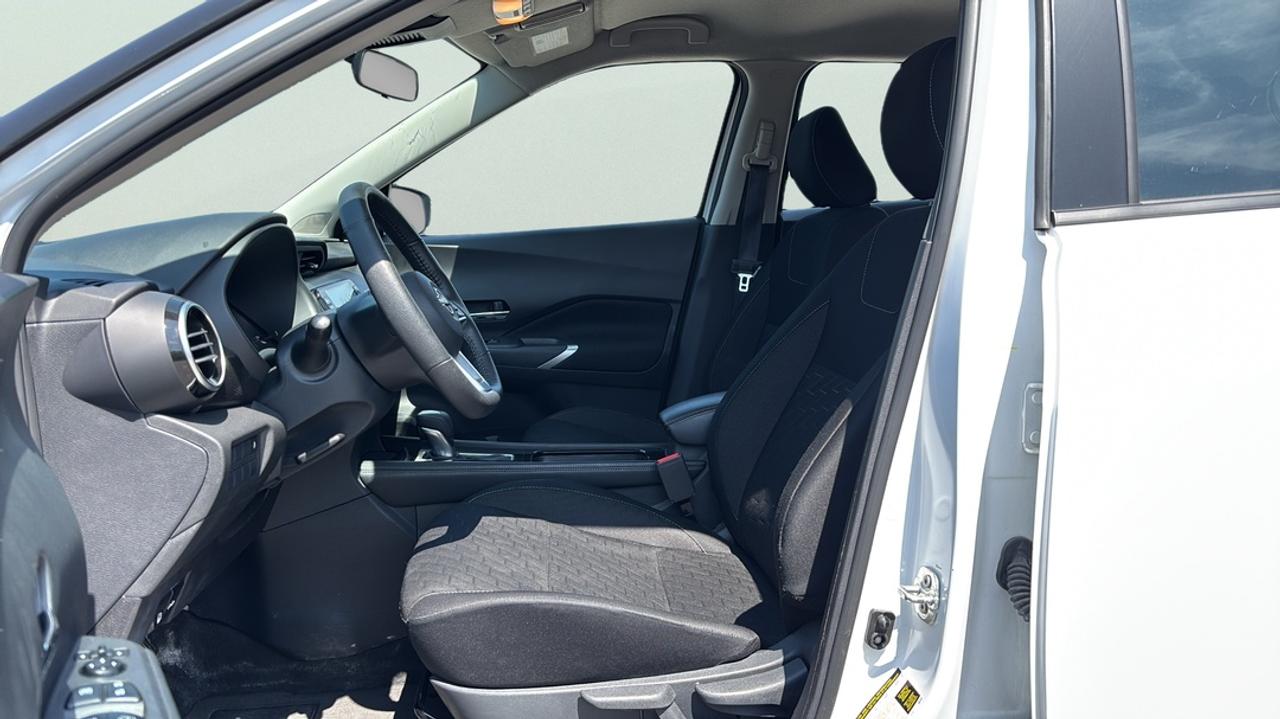 2025 Nissan Kicks Play S Photo