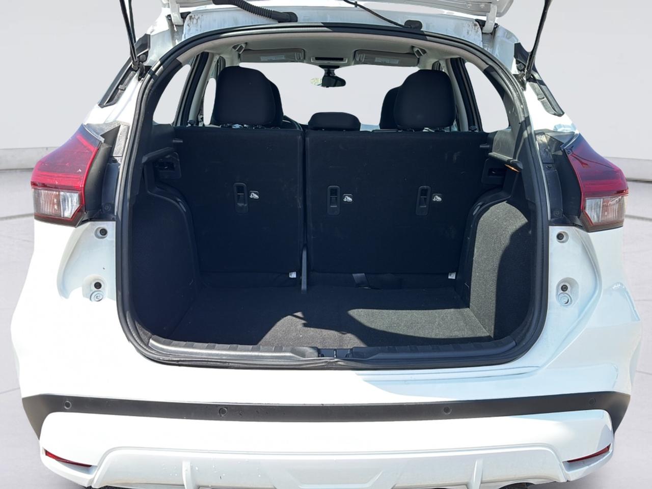 2025 Nissan Kicks Play S Photo