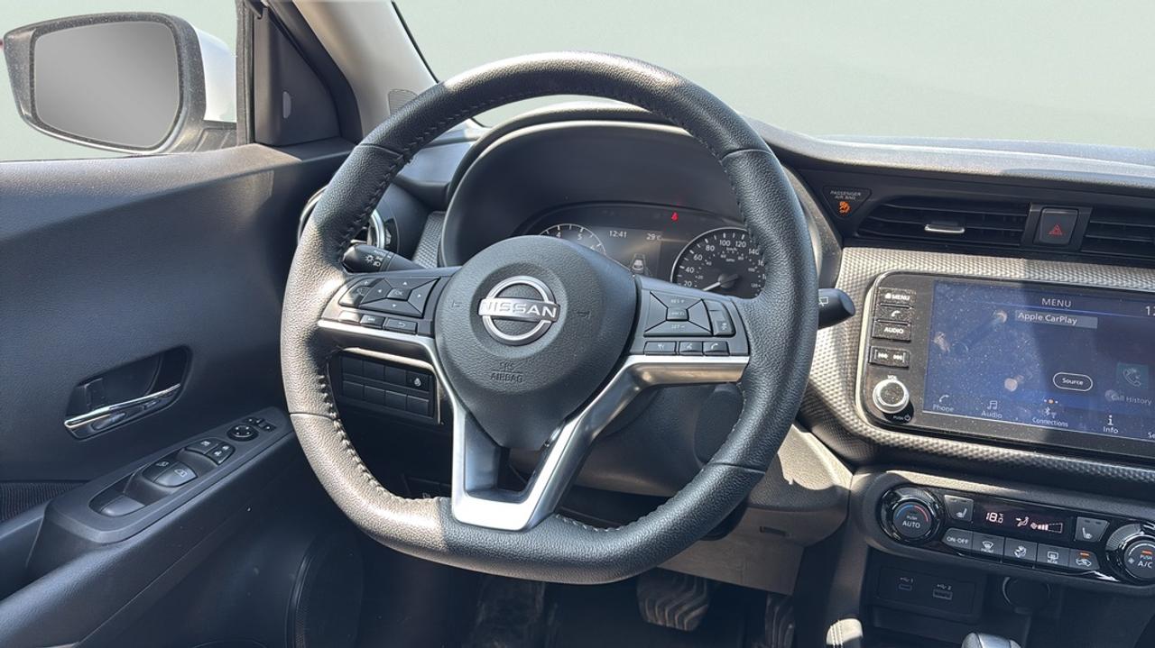 2025 Nissan Kicks Play S Photo