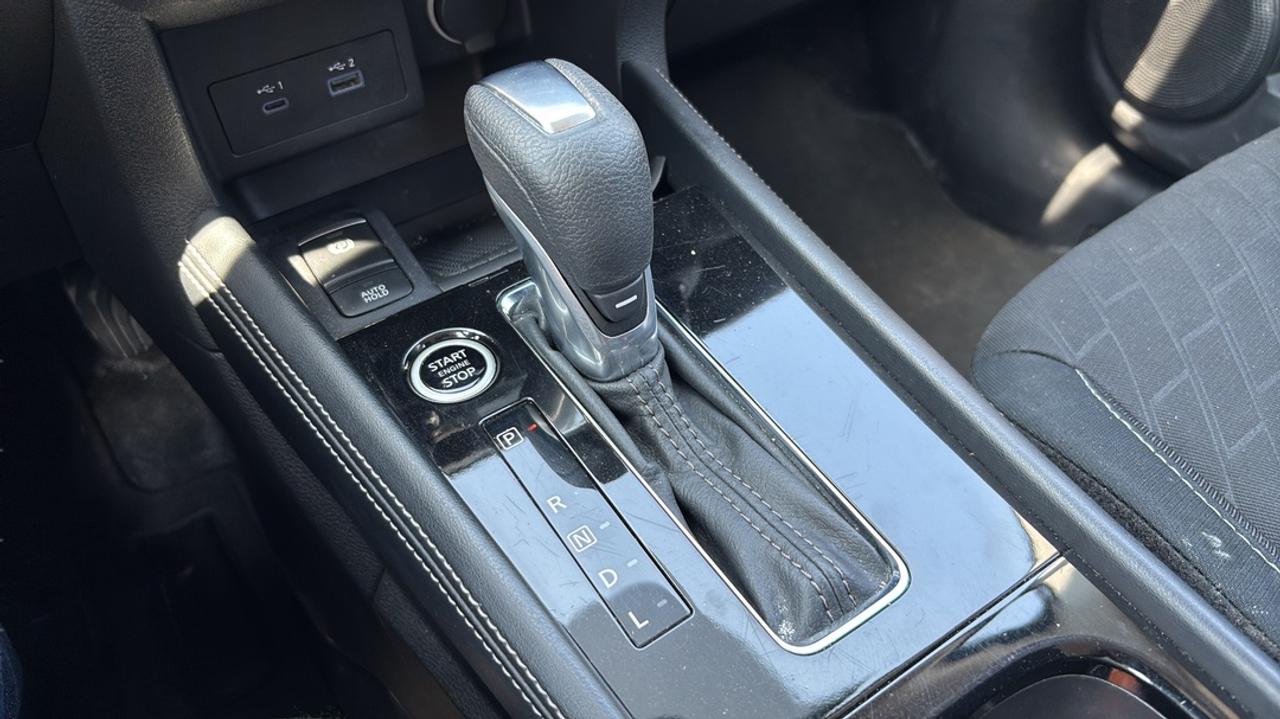 2025 Nissan Kicks Play S Photo