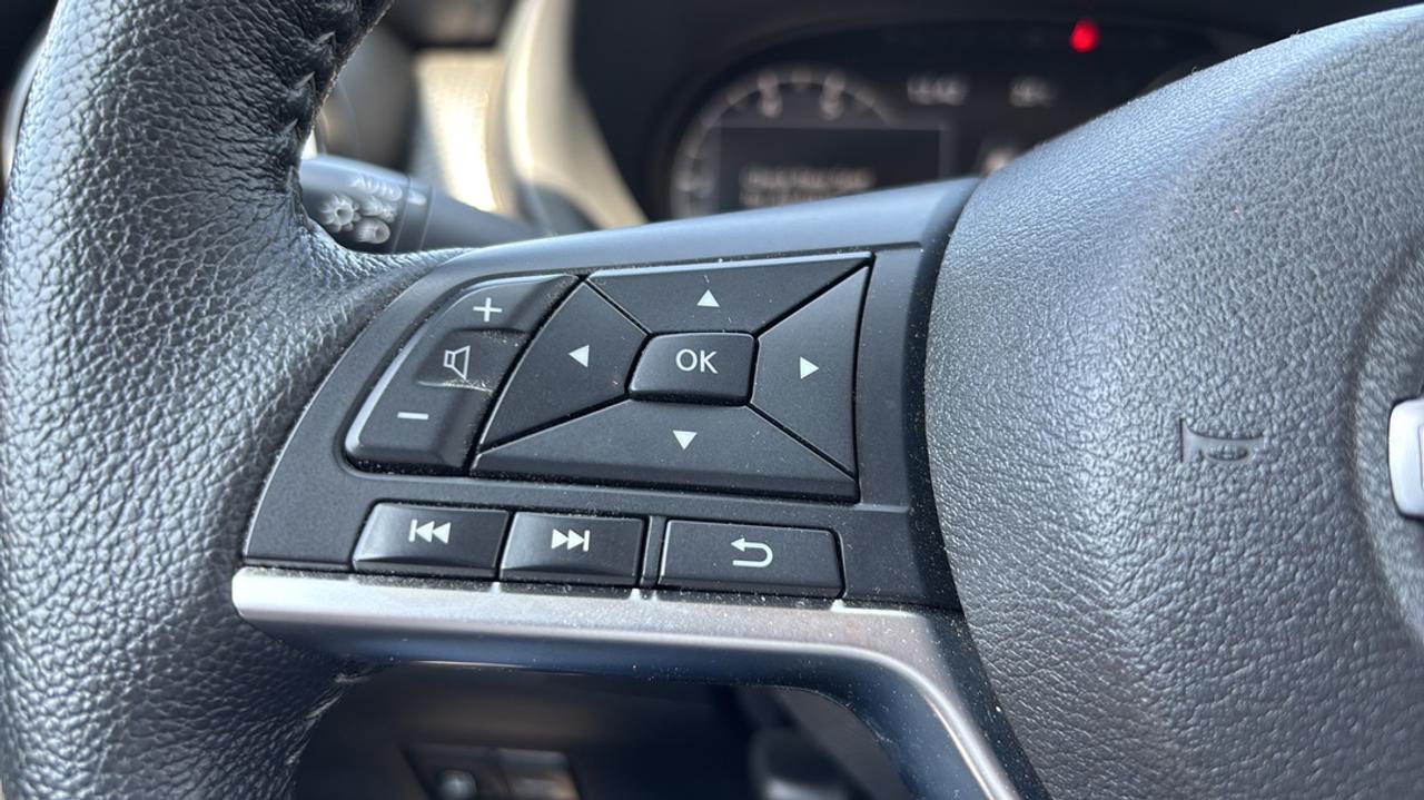 2025 Nissan Kicks Play S Photo