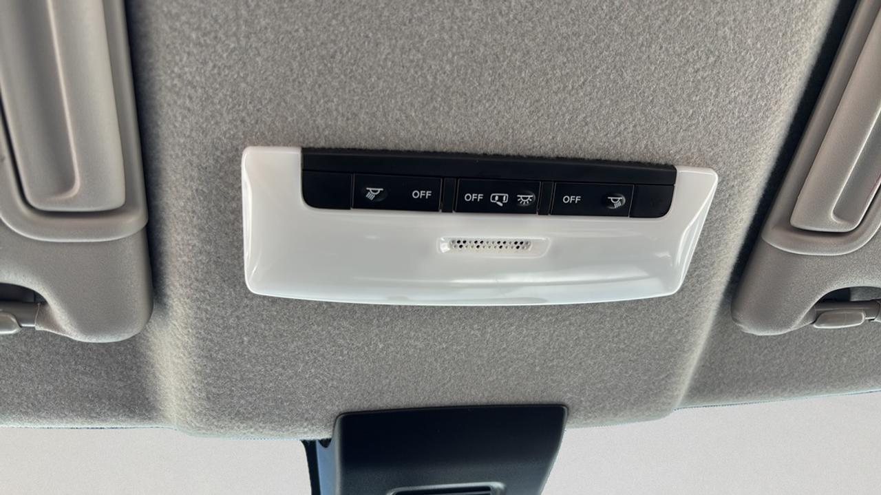 2025 Nissan Kicks Play S Photo