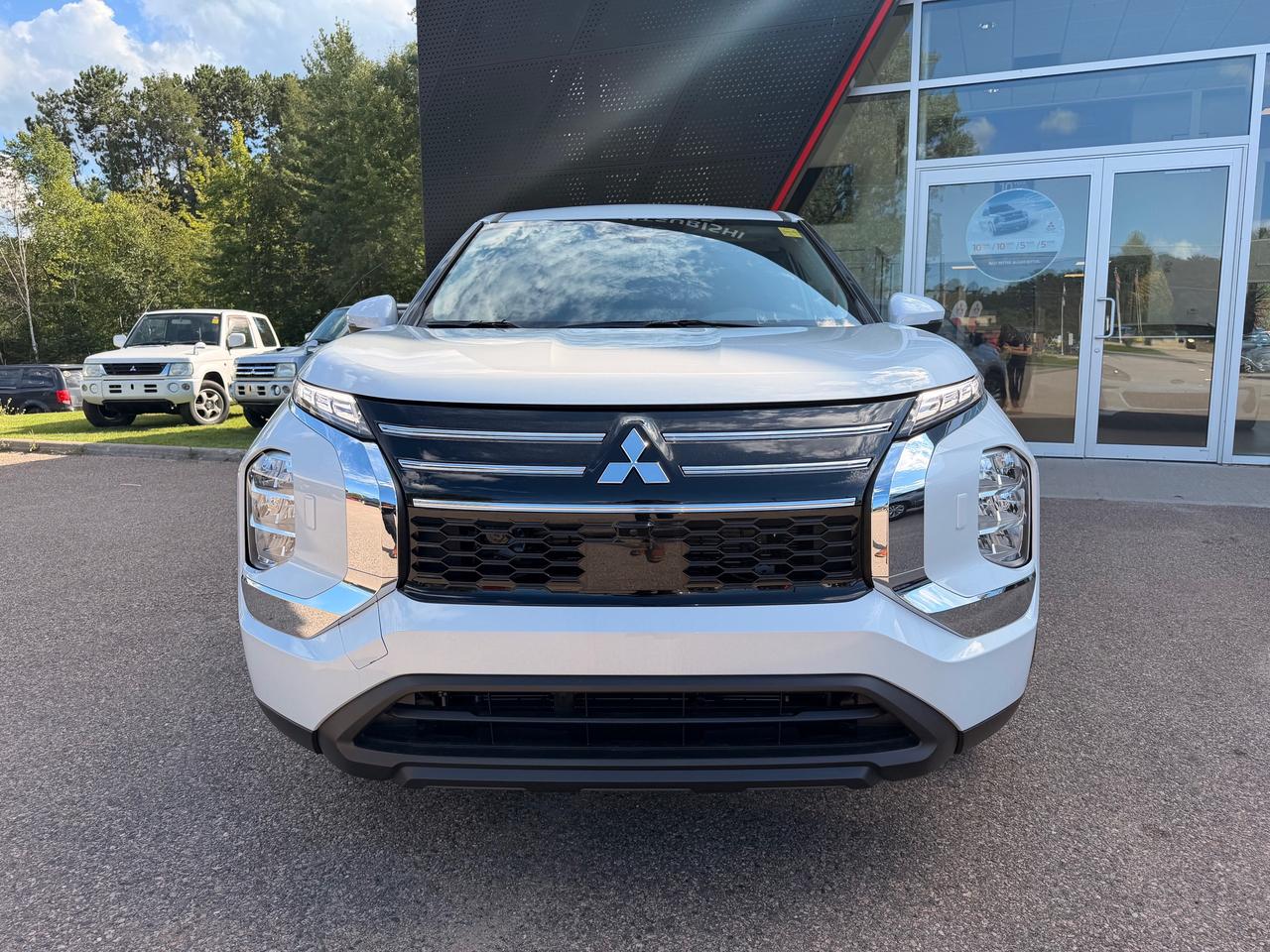 2026 Mitsubishi Outlander PHEV ES 4dr S-AWC Photo0