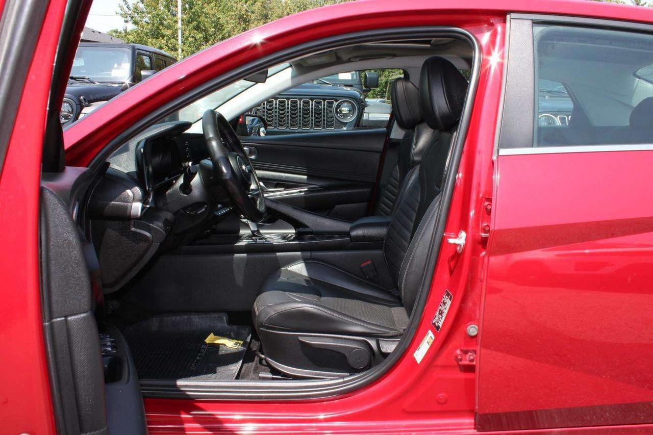 2021 Hyundai Elantra SEL  ReverseCamera HtdSeats CruiseCtrl Photo