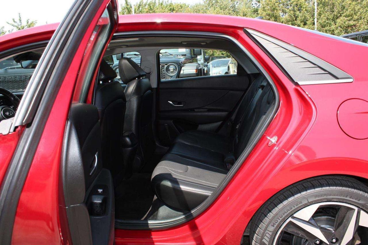 2021 Hyundai Elantra SEL  ReverseCamera HtdSeats CruiseCtrl Photo