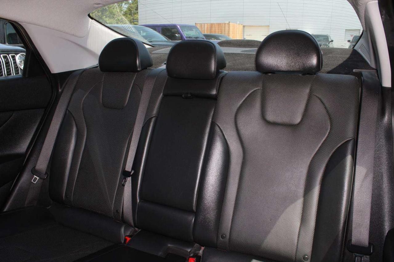 2021 Hyundai Elantra SEL  ReverseCamera HtdSeats CruiseCtrl Photo