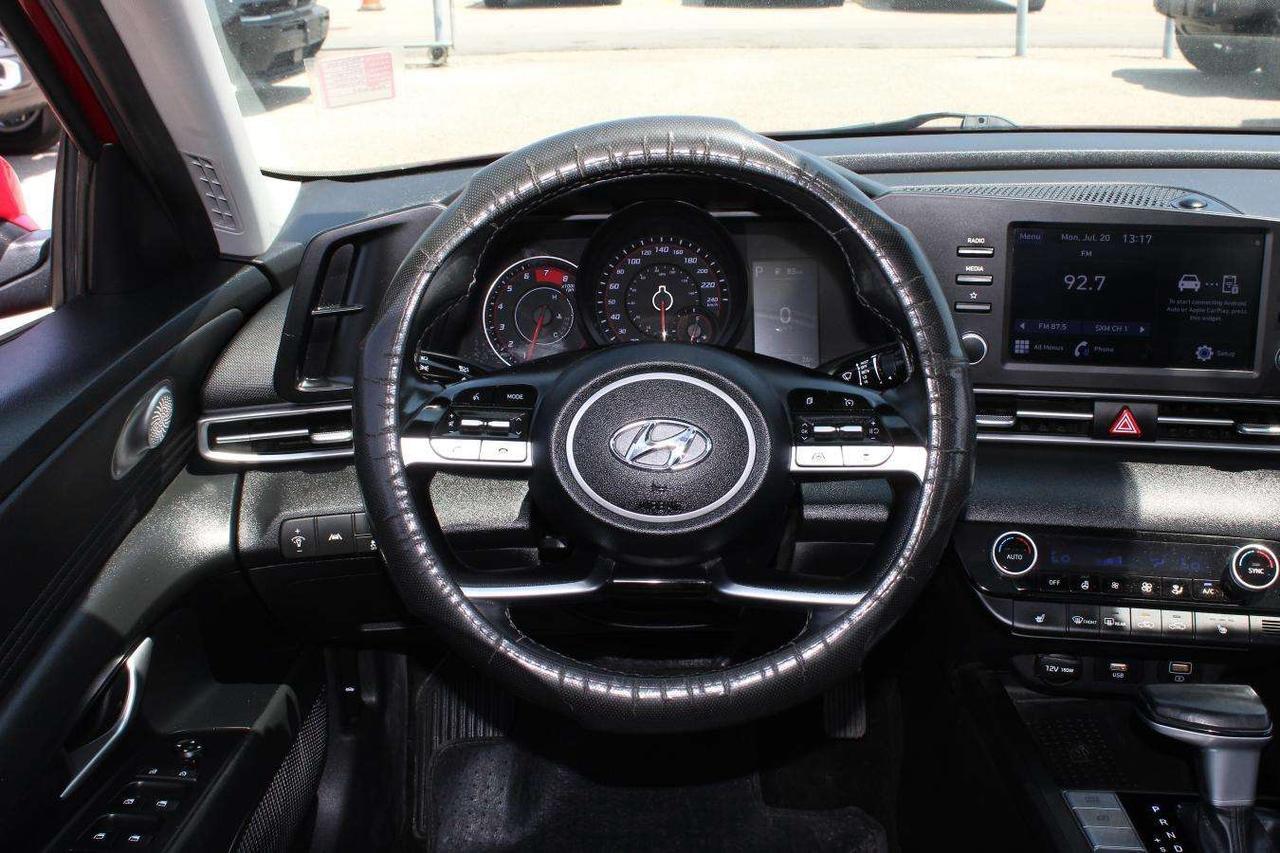 2021 Hyundai Elantra SEL  ReverseCamera HtdSeats CruiseCtrl Photo