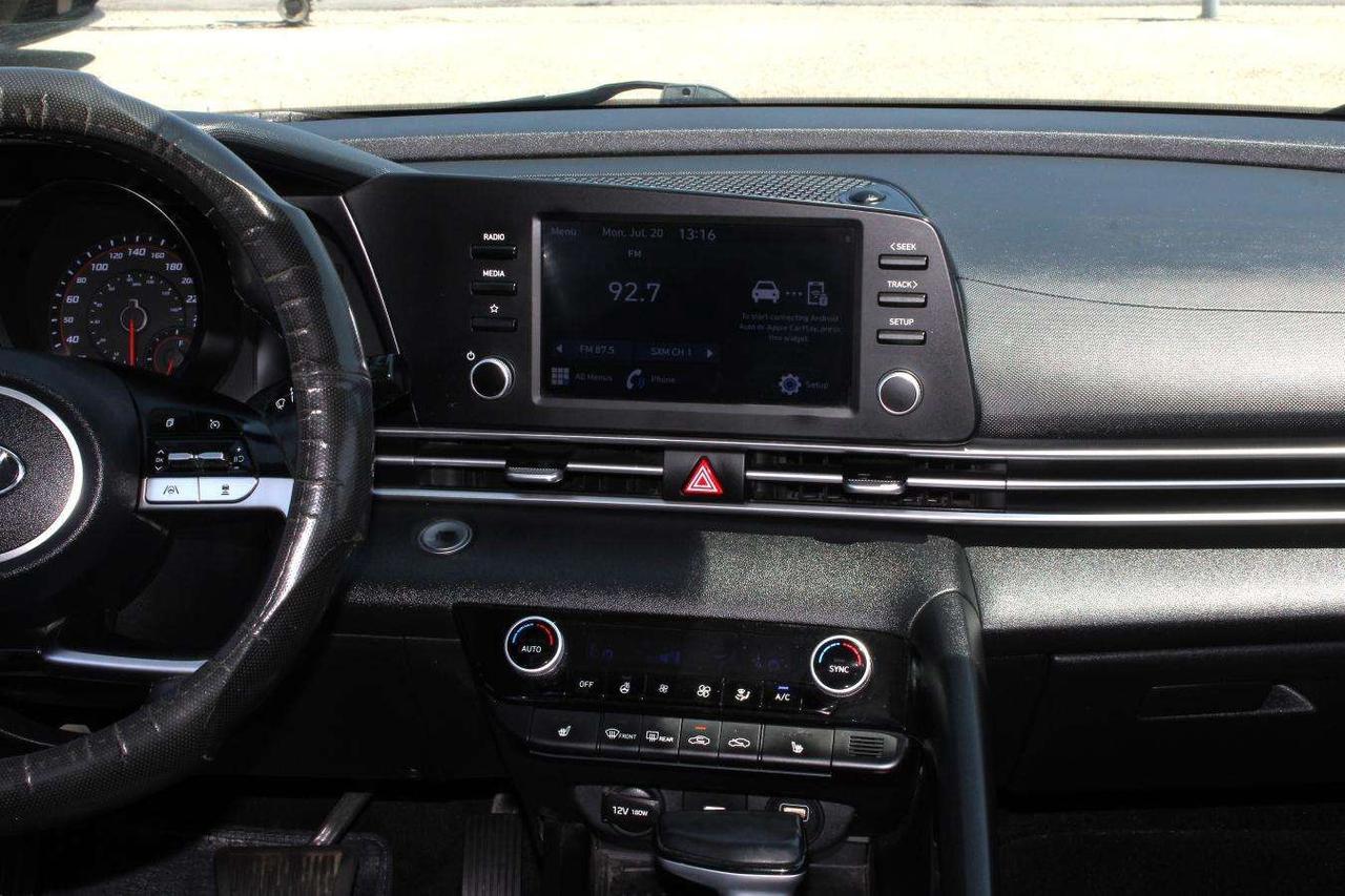 2021 Hyundai Elantra SEL  ReverseCamera HtdSeats CruiseCtrl Photo
