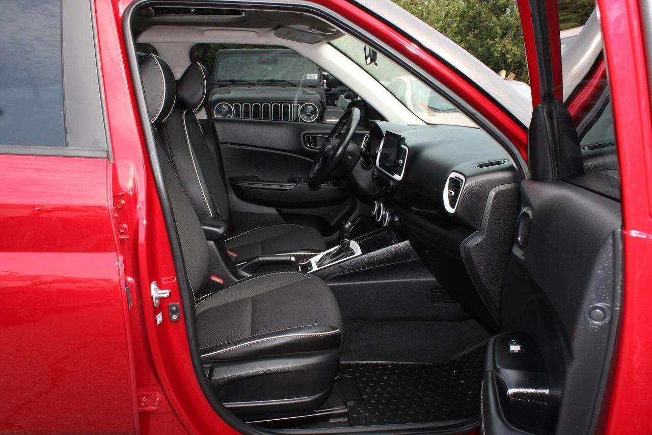 2025 Hyundai Venue Sel/limited  ReverseCamera HtdSeats Sunroof Photo