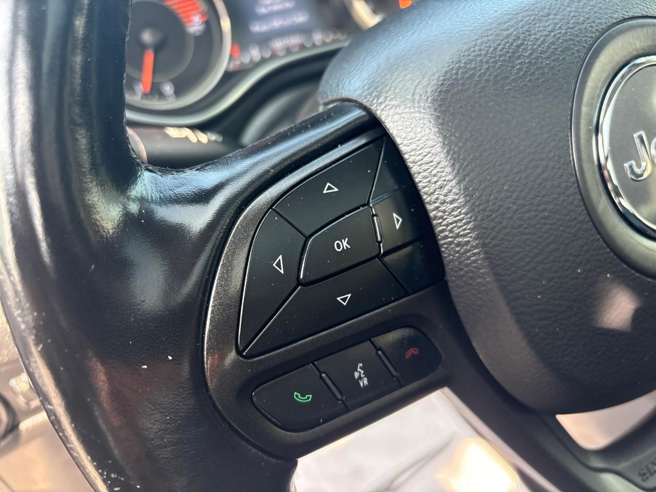 2019 Jeep Cherokee Trailhawk 4dr 4x4 Photo4