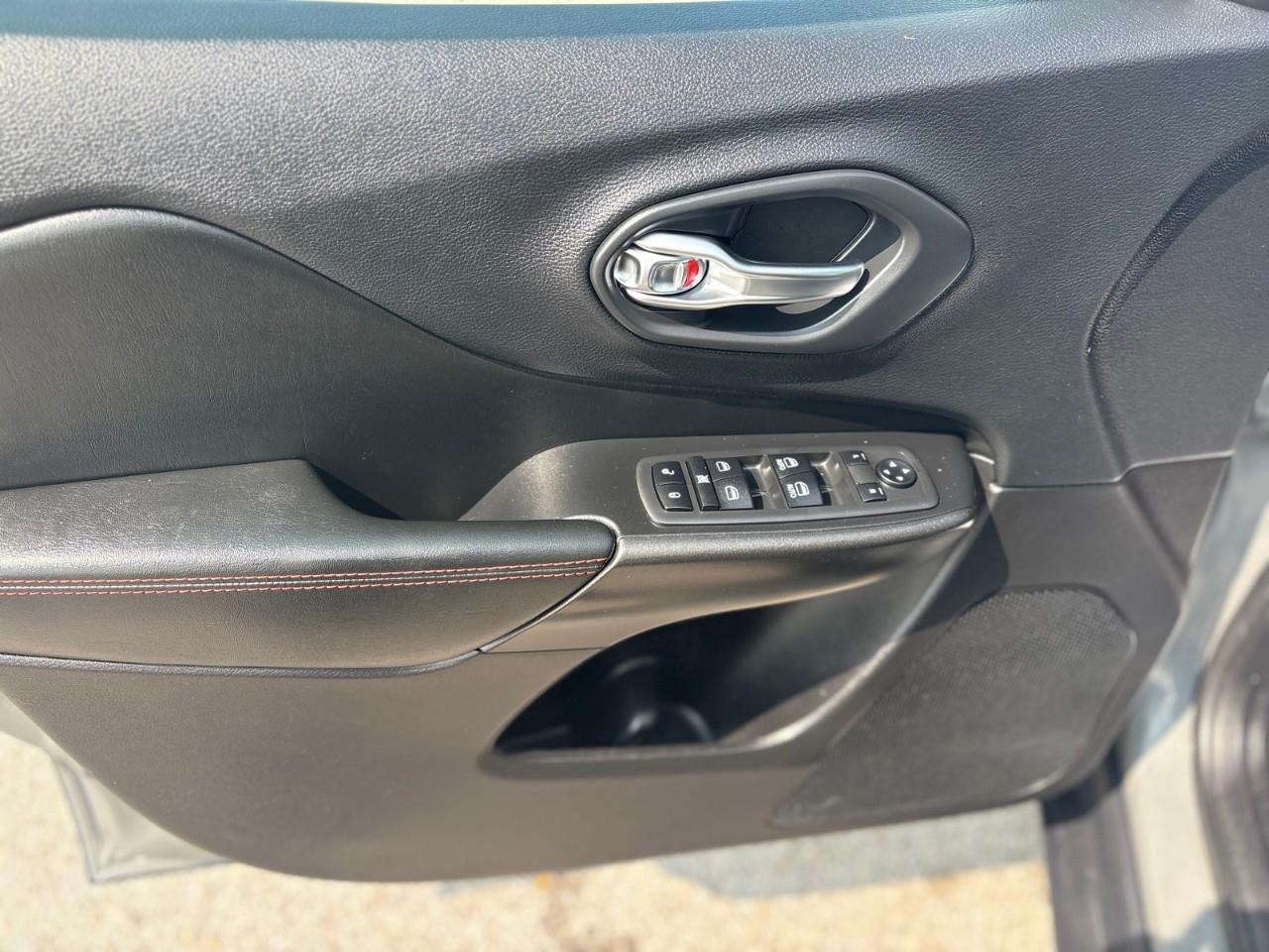 2019 Jeep Cherokee Trailhawk 4dr 4x4 Photo