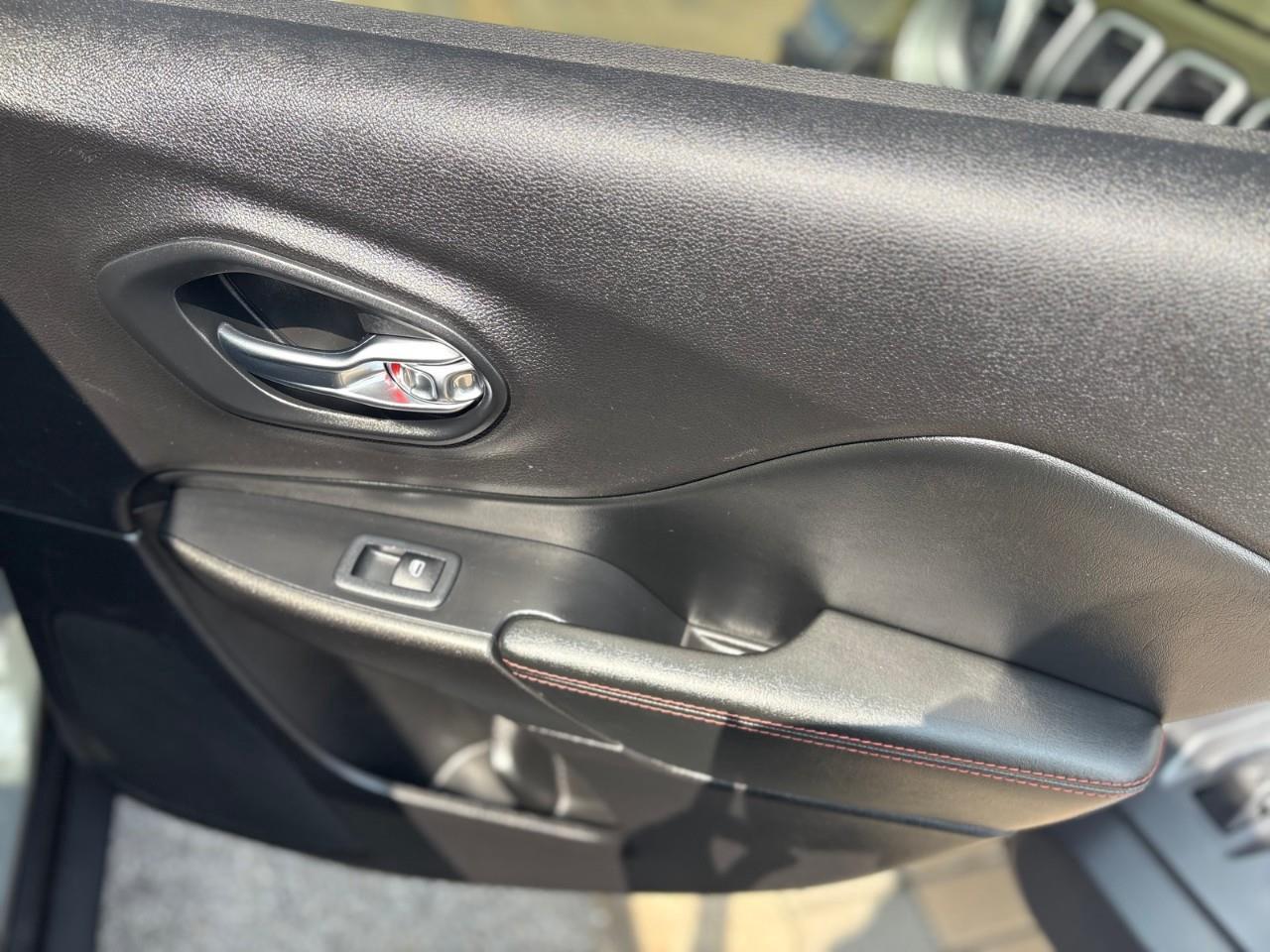 2019 Jeep Cherokee Trailhawk 4dr 4x4 Photo