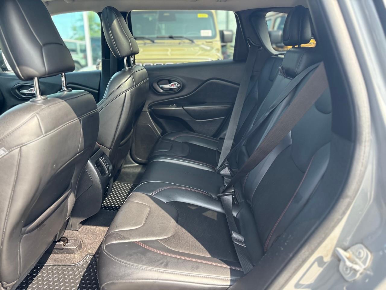2019 Jeep Cherokee Trailhawk 4dr 4x4 Photo