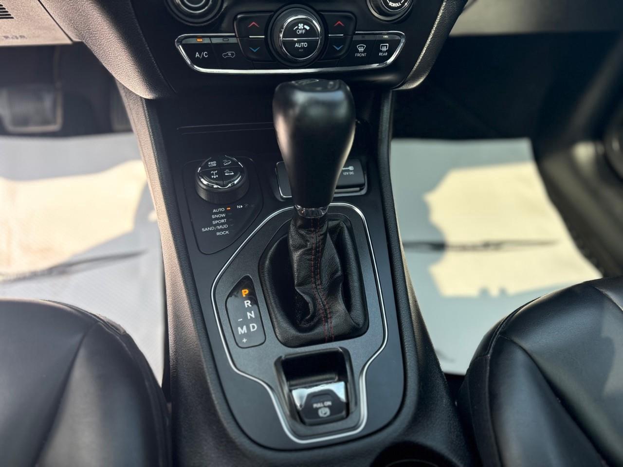 2019 Jeep Cherokee Trailhawk 4dr 4x4 Photo