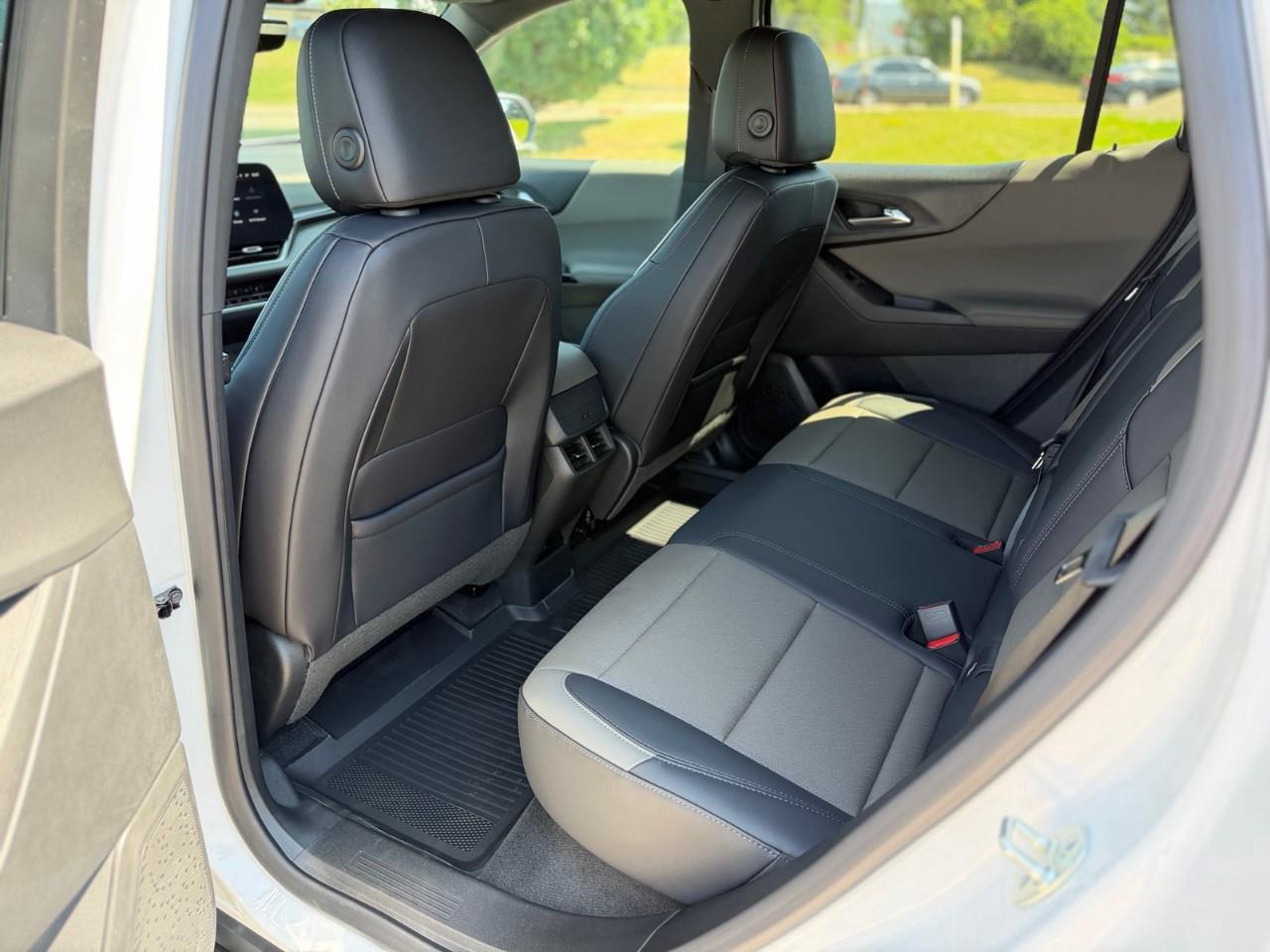 2027 Chevrolet Equinox LT 4dr All-Wheel Drive Photo