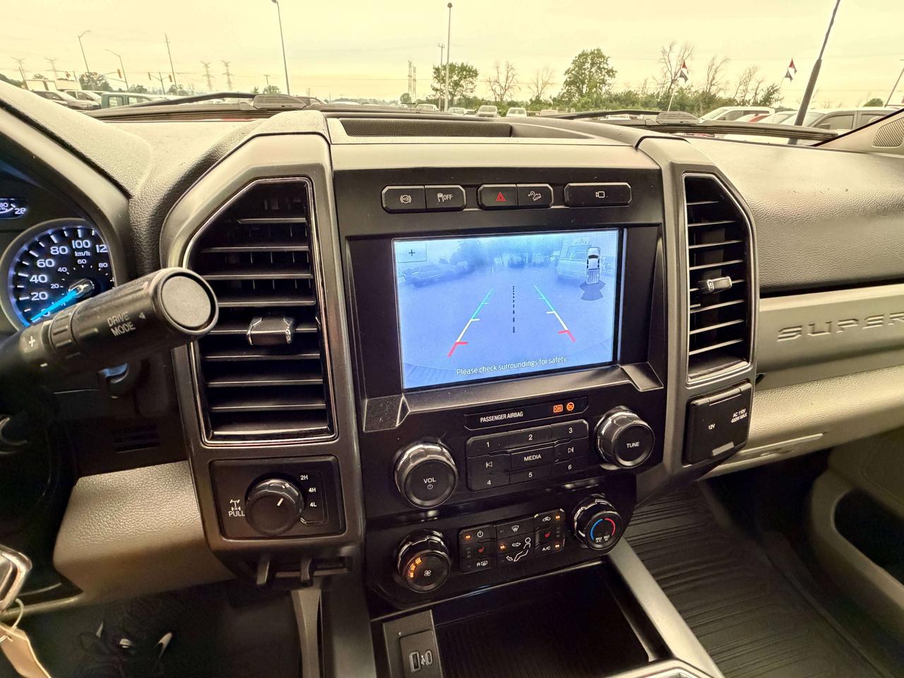 2022 Ford F-250 XLT Photo