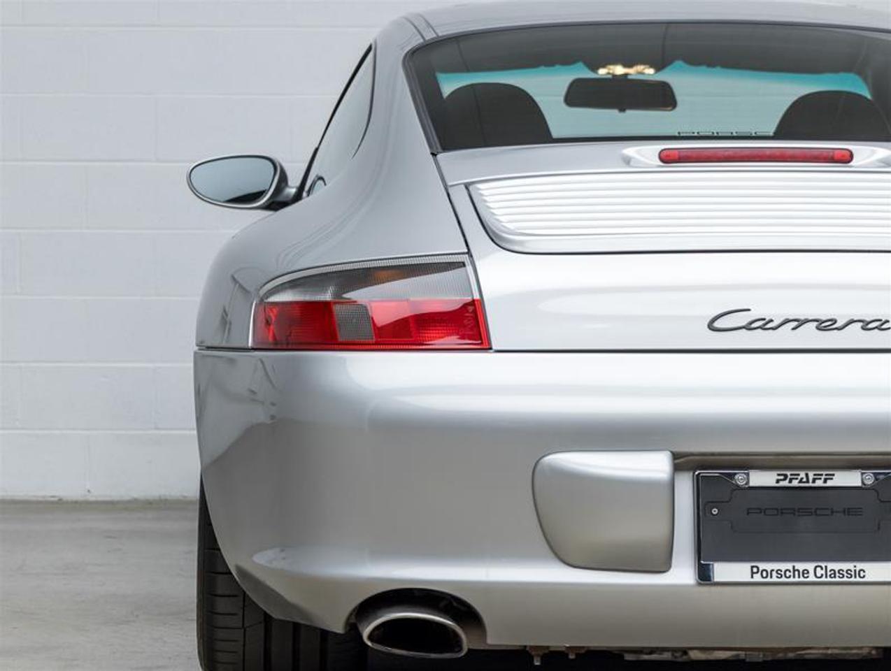 2004 Porsche 911  Photo