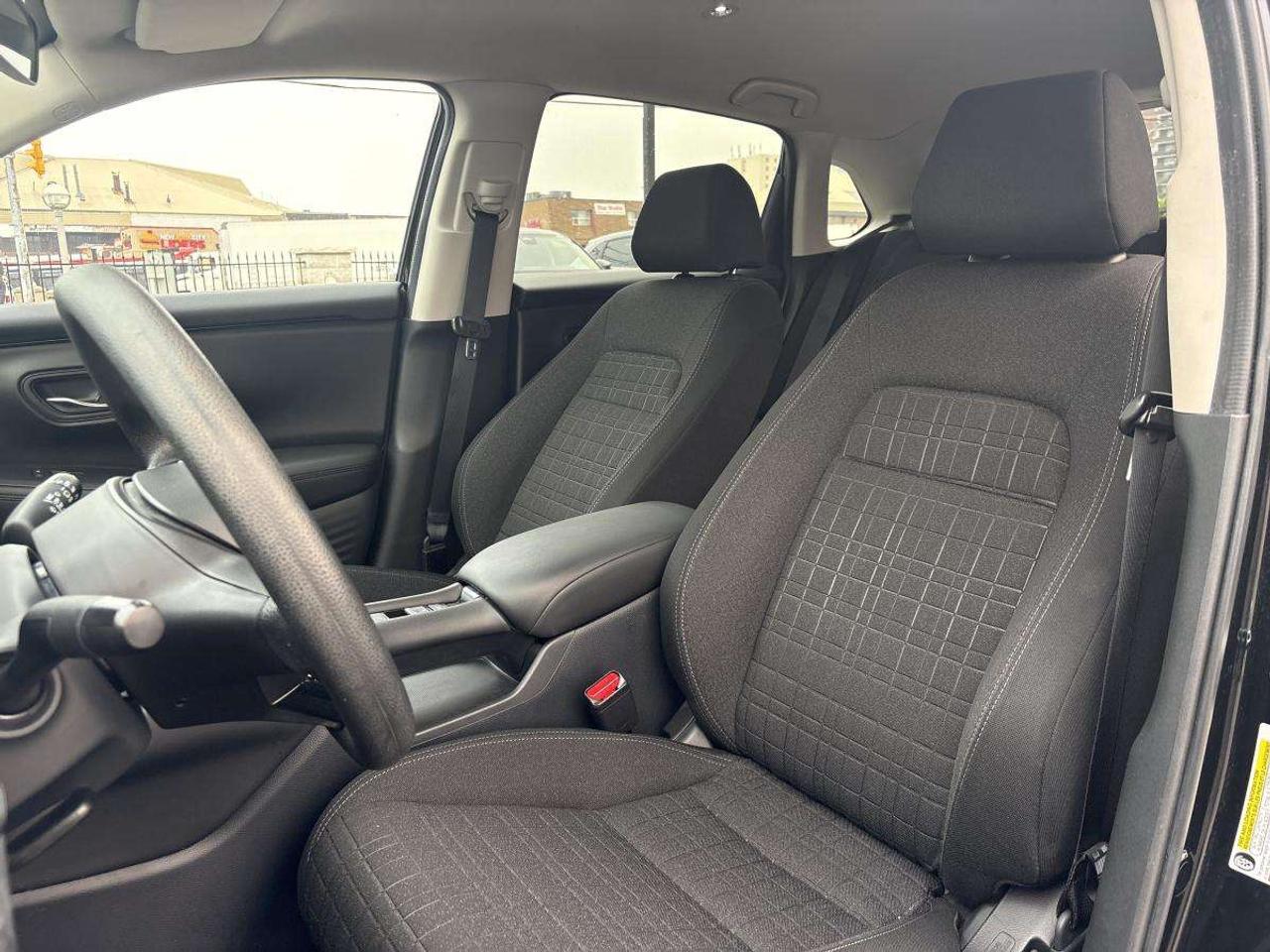 2025 Honda HR-V LX AWD Apple Carplay/Remote Start/Heated seats Photo