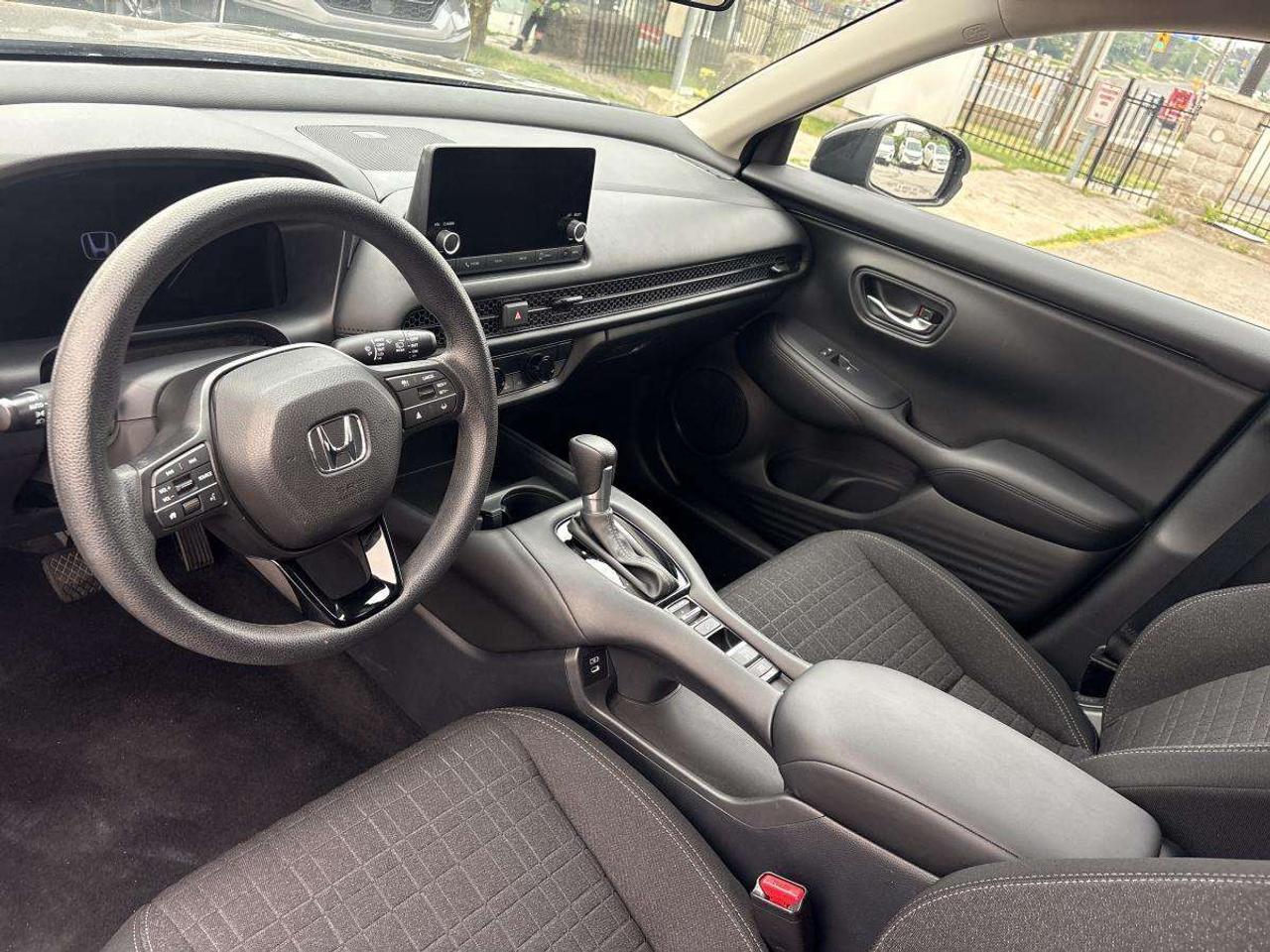 2025 Honda HR-V LX AWD Apple Carplay/Remote Start/Heated seats Photo