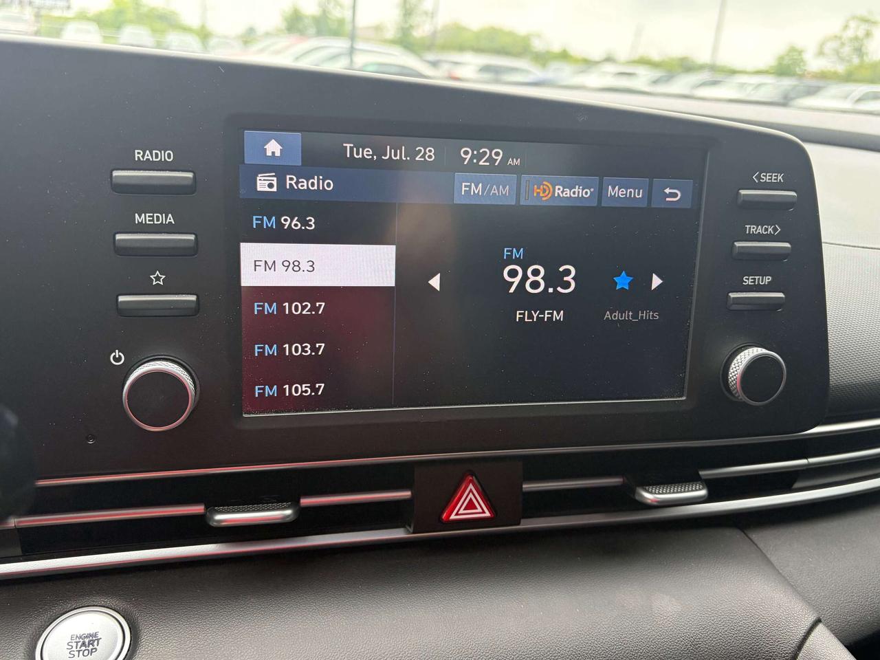 2024 Hyundai Elantra Preferred Photo
