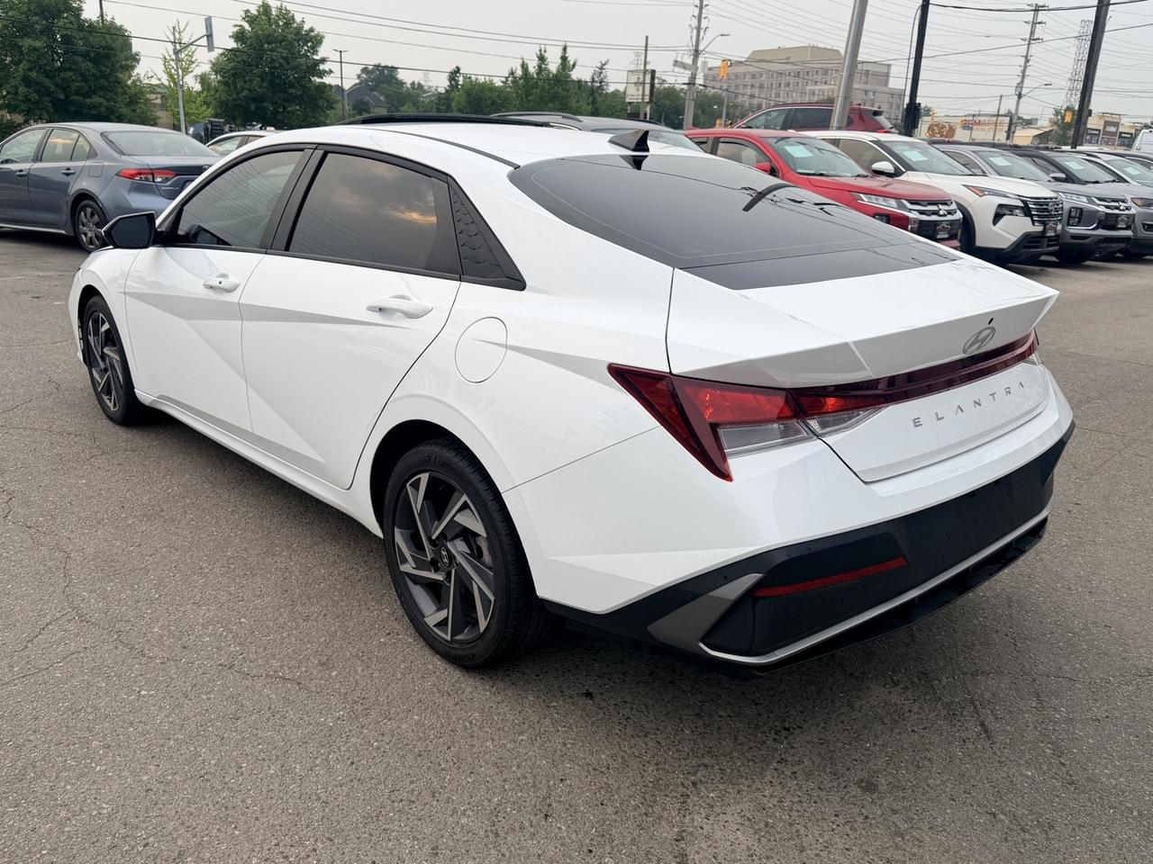 2025 Hyundai Elantra Pref Sun w/Tech   Amb Light   Navi   Lane Assist Photo