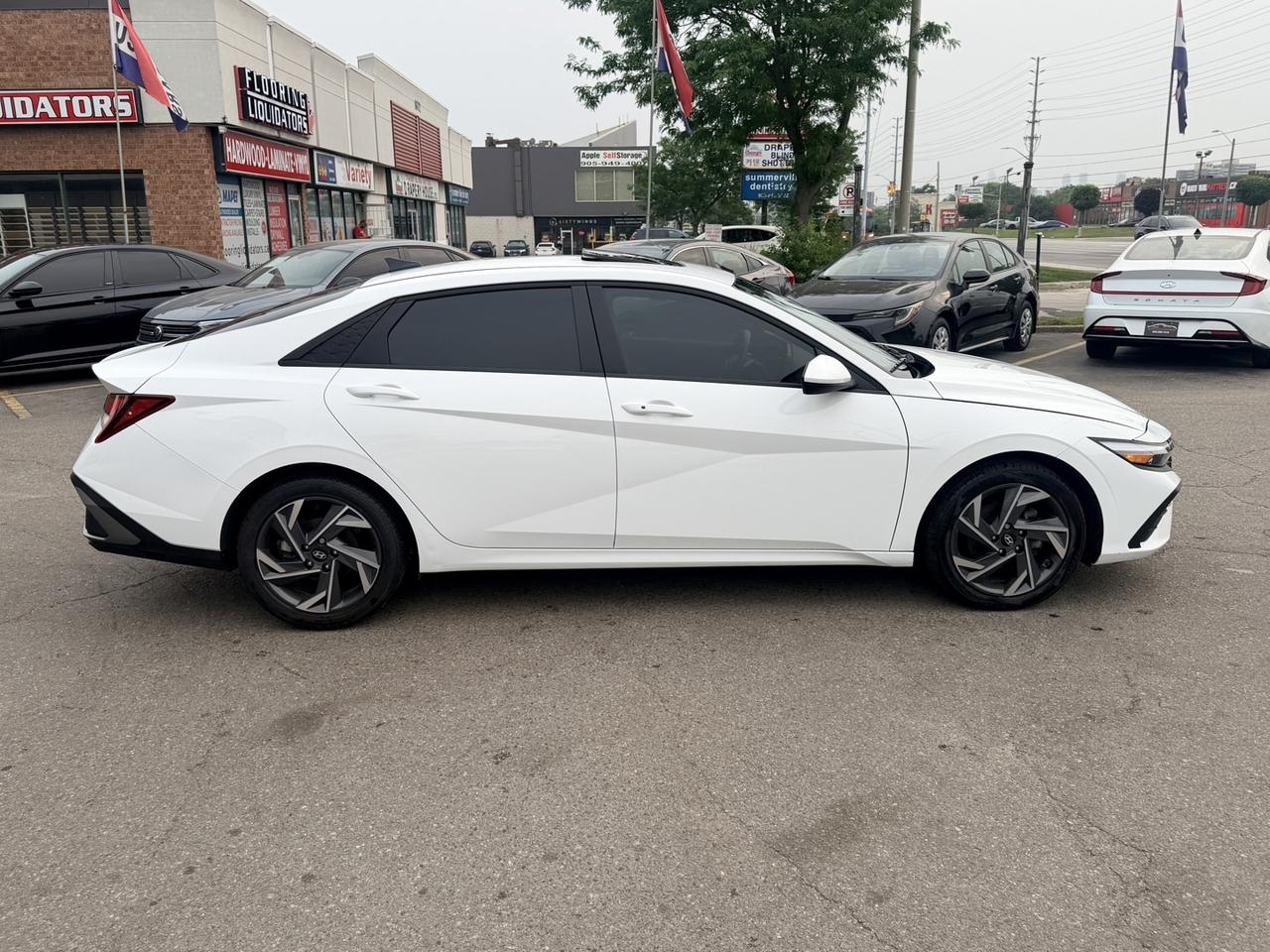 2025 Hyundai Elantra Pref Sun w/Tech   Amb Light   Navi   Lane Assist Photo