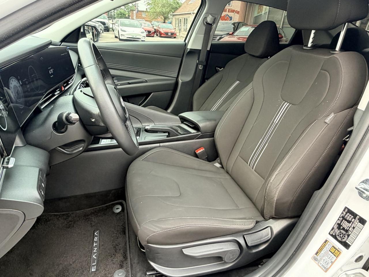2025 Hyundai Elantra Pref Sun w/Tech   Amb Light   Navi   Lane Assist Photo