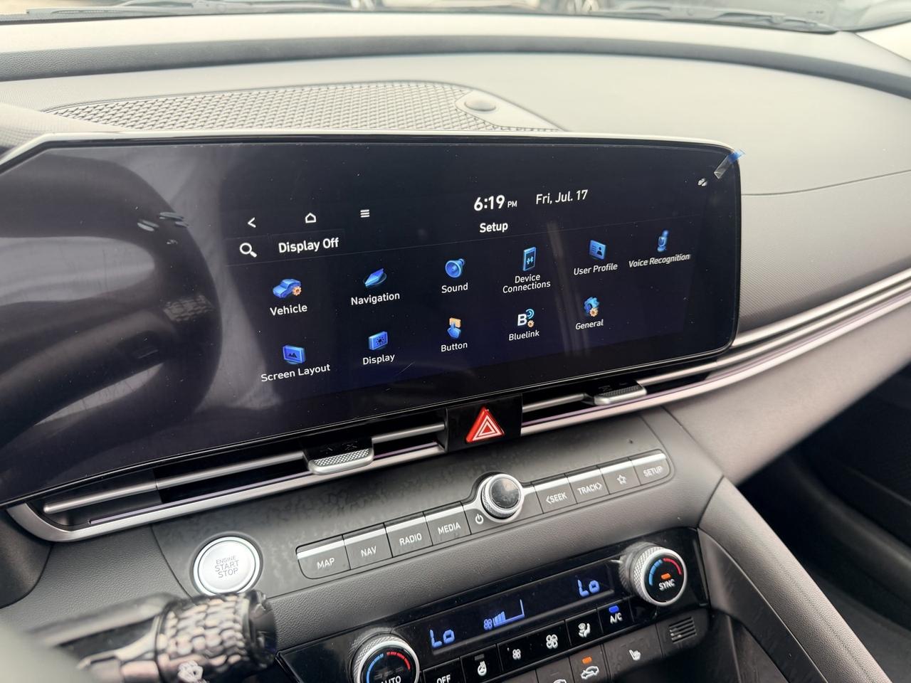 2025 Hyundai Elantra Pref Sun w/Tech   Amb Light   Navi   Lane Assist Photo