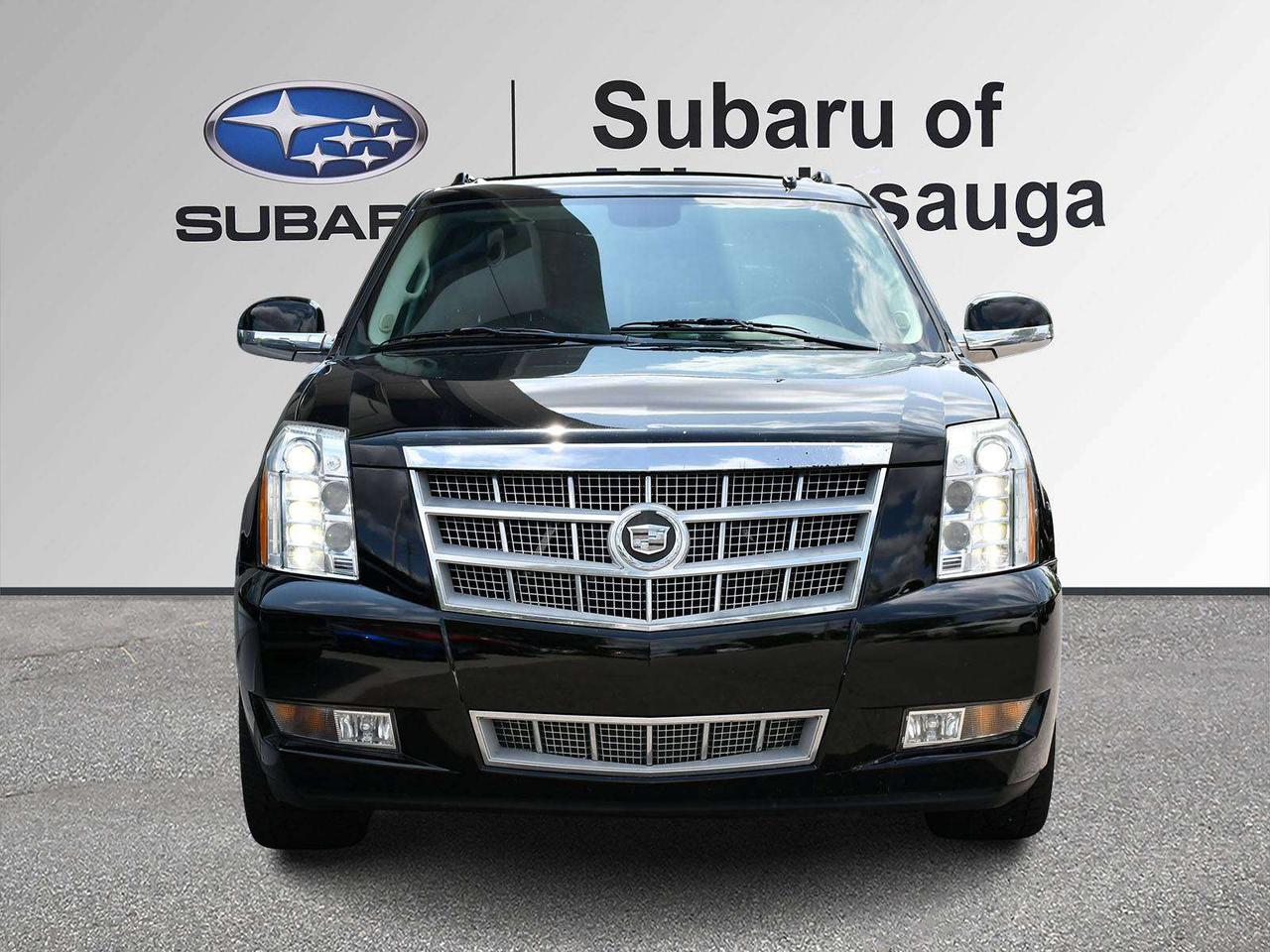 2010 Cadillac Escalade CLEAN CARFAX   27 SERVICE RECORDS   ASIS   SUNROOF Photo
