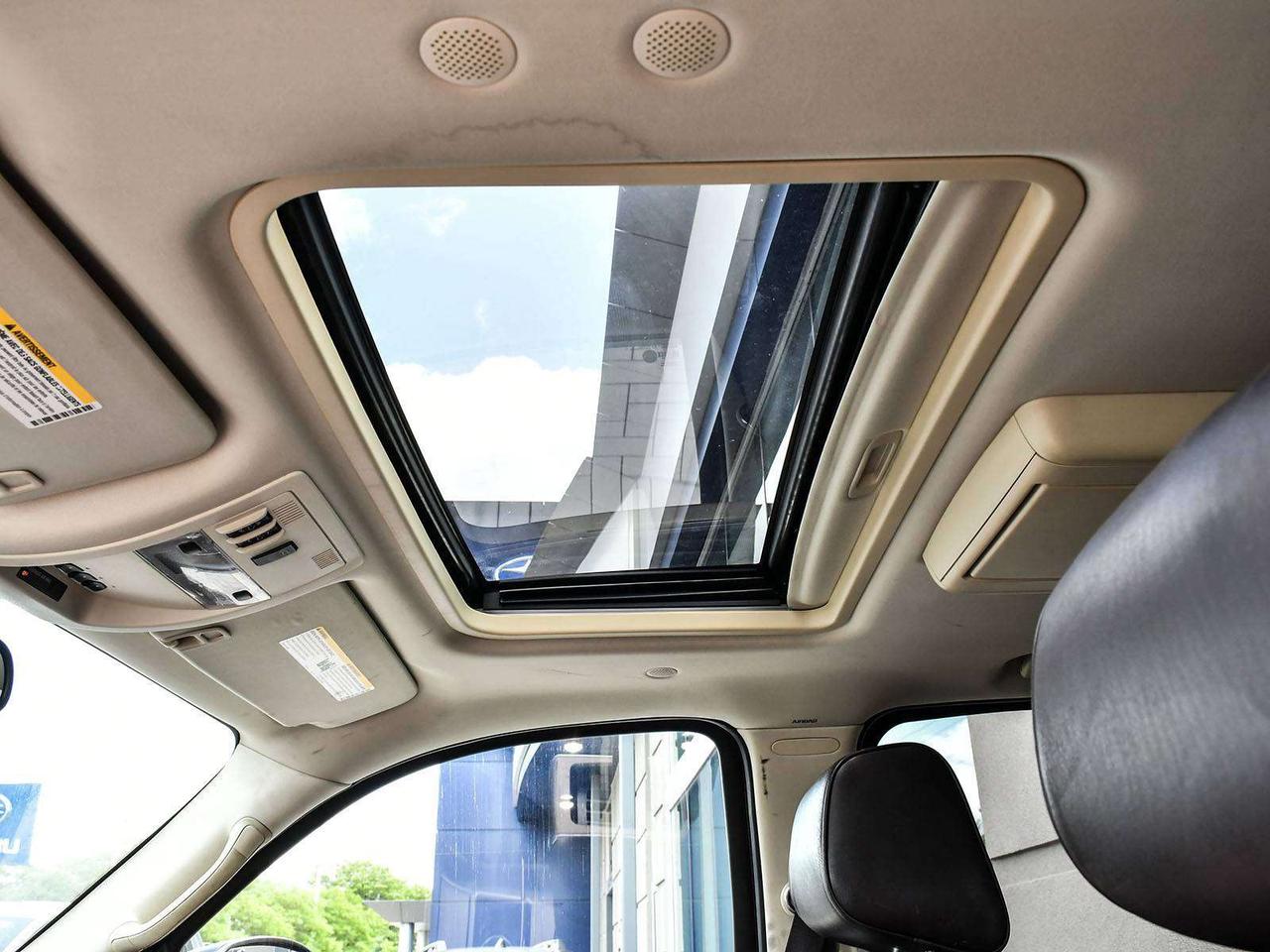 2010 Cadillac Escalade CLEAN CARFAX   27 SERVICE RECORDS   ASIS   SUNROOF Photo