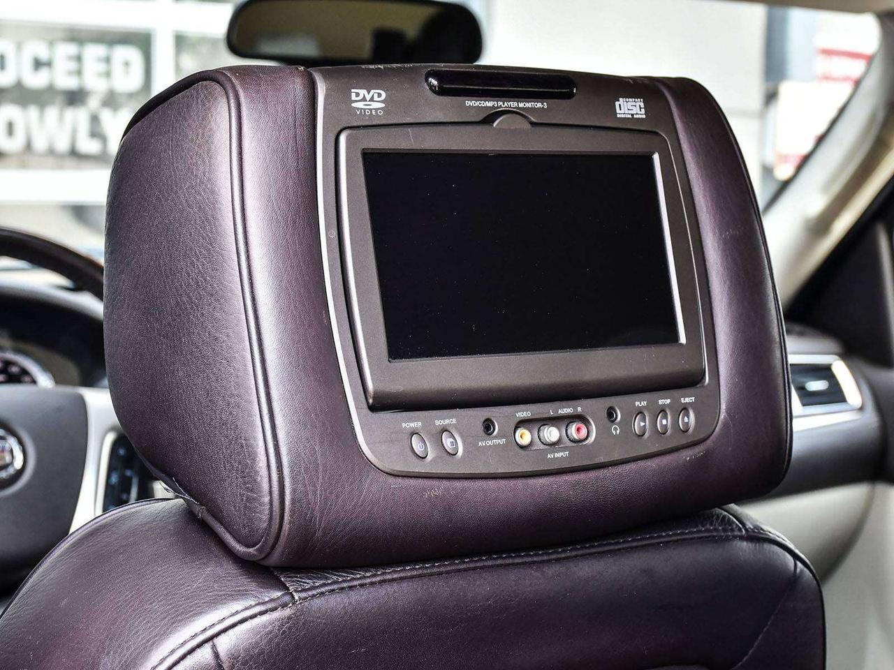 2010 Cadillac Escalade CLEAN CARFAX   27 SERVICE RECORDS   ASIS   SUNROOF Photo