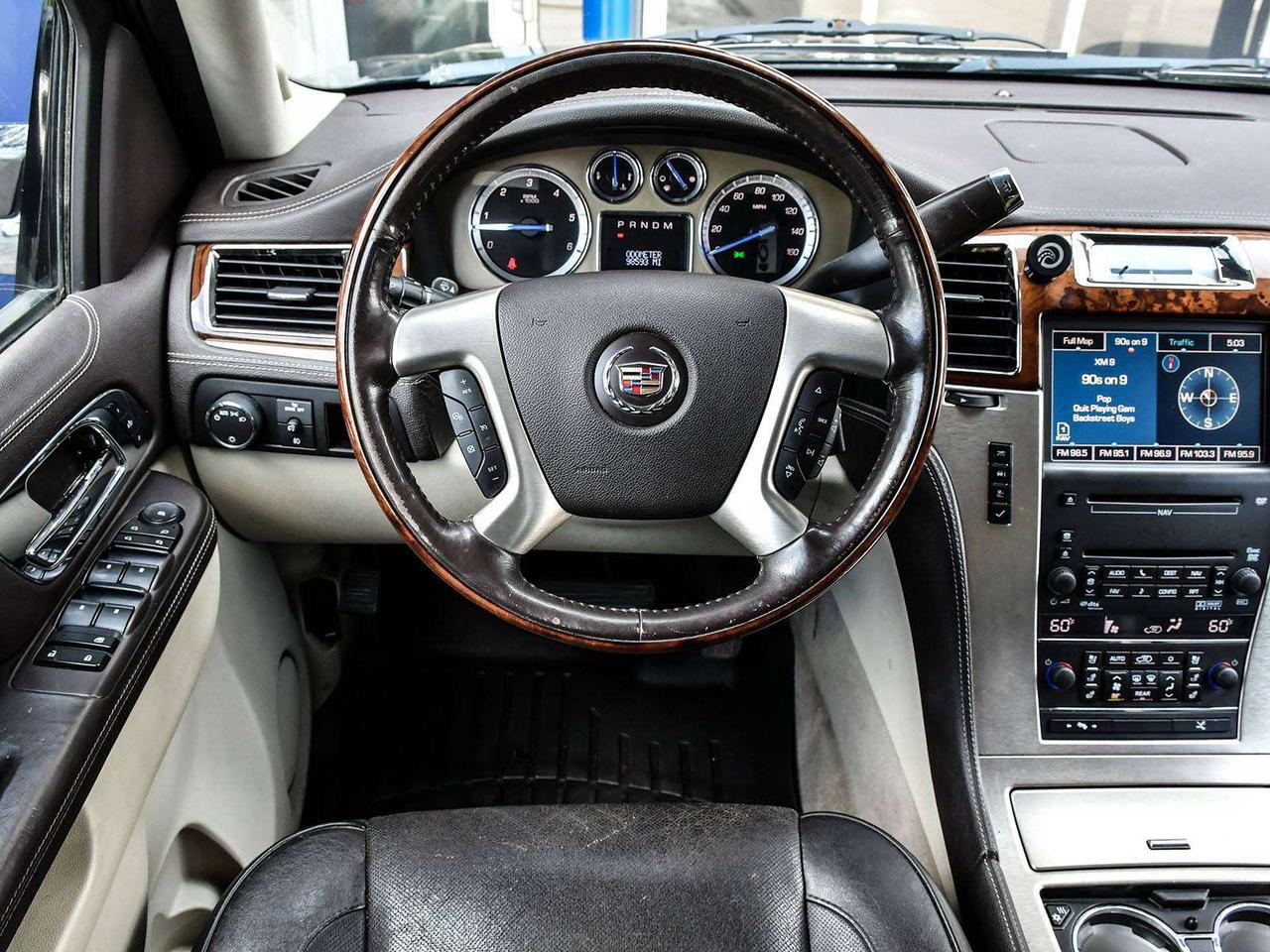 2010 Cadillac Escalade CLEAN CARFAX   27 SERVICE RECORDS   ASIS   SUNROOF Photo