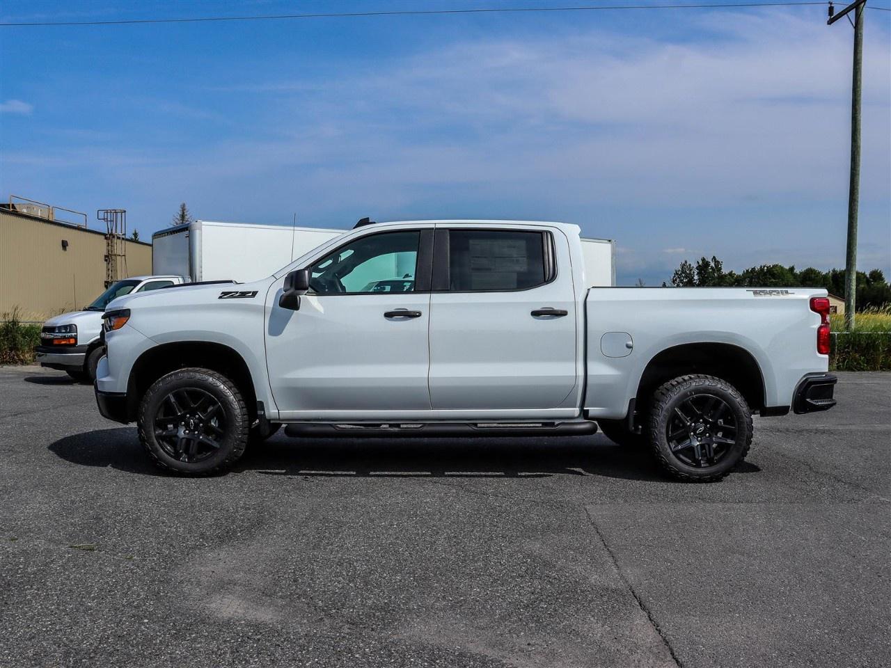 2026 Chevrolet Silverado 1500 Crew Cab Short Box 4-Wheel Drive Custom Trail Boss Photo2