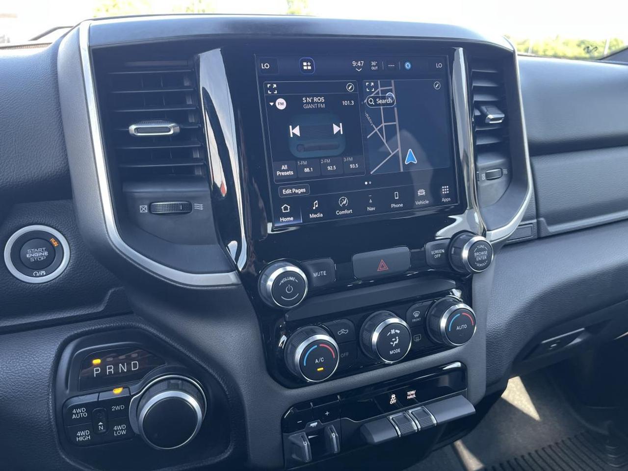 2022 RAM 1500 Big Horn 4x4 Crew Cab 5'7 Box Photo