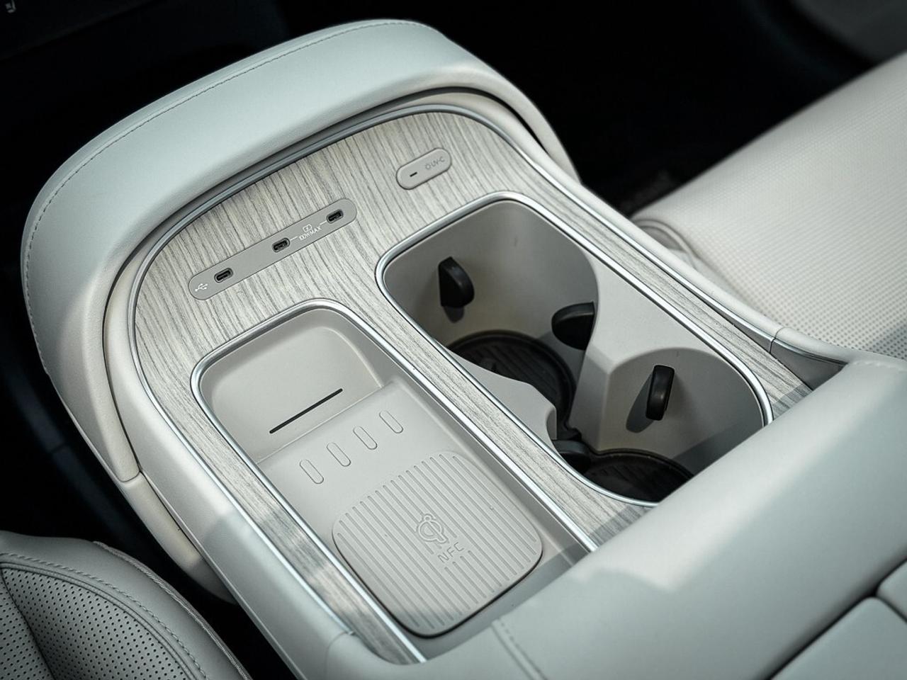 2026 Hyundai PALISADE Ultimate Calligraphy   AWD   BOSE AUDIO   BLINDSPO Photo