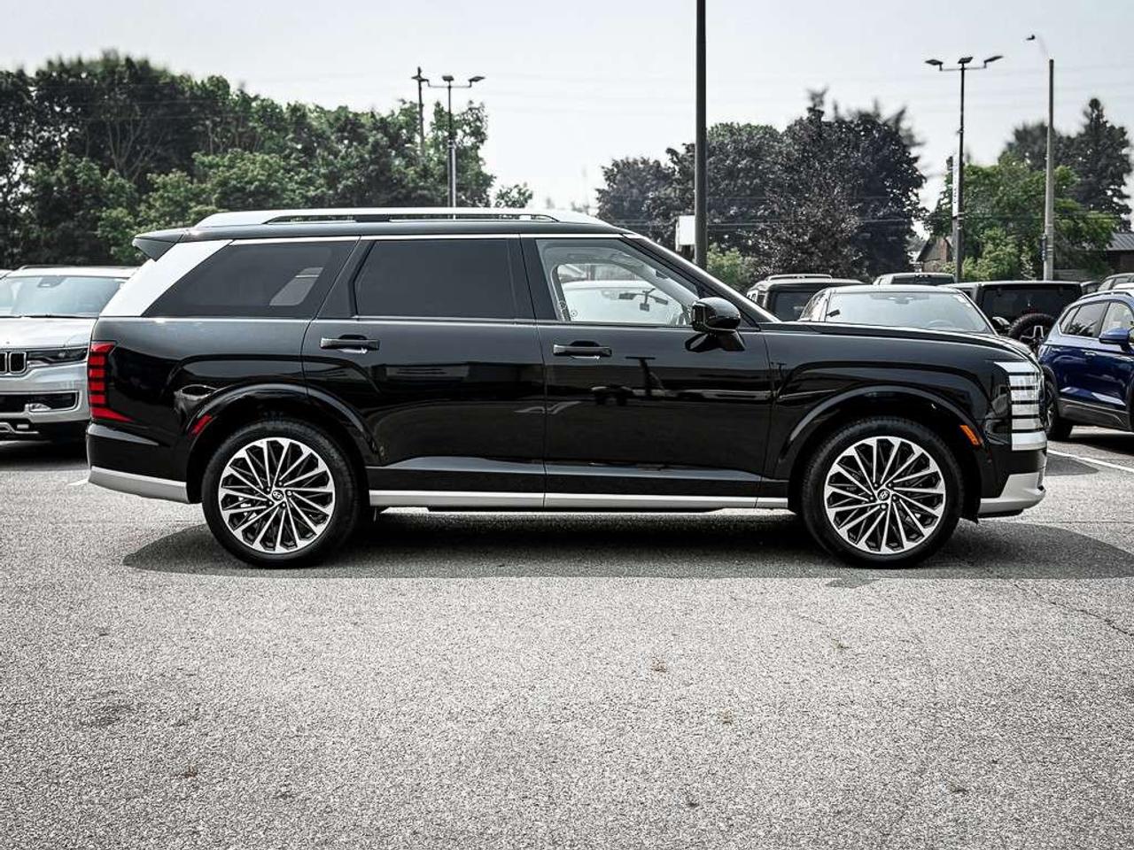2026 Hyundai PALISADE Ultimate Calligraphy   AWD   BOSE AUDIO   BLINDSPOT   ADAPTIVE CRUISE Photo
