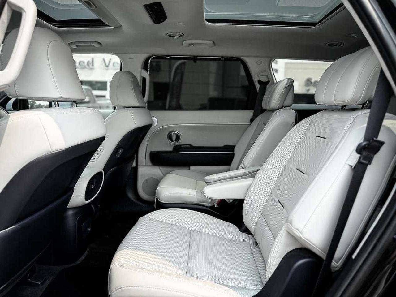2026 Hyundai PALISADE Ultimate Calligraphy   AWD   BOSE AUDIO   BLINDSPOT   ADAPTIVE CRUISE Photo