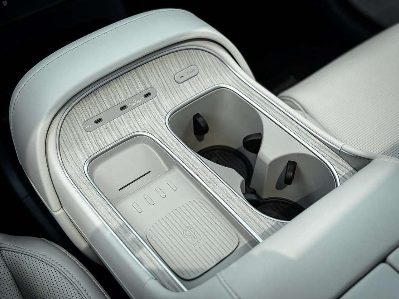 2026 Hyundai PALISADE Ultimate Calligraphy   AWD   BOSE AUDIO   BLINDSPOT   ADAPTIVE CRUISE Photo