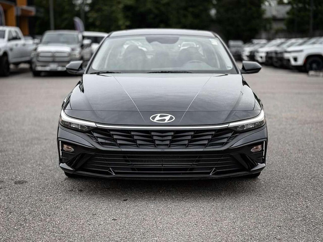 2026 Hyundai Elantra Preferred   HEATED SEATS   REMOTE START   CARPLAY Photo5
