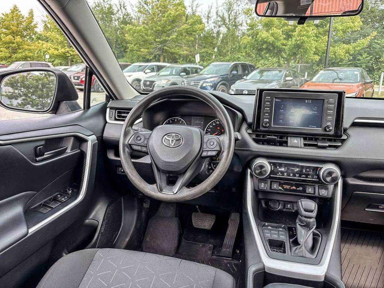 2022 Toyota RAV4 LE Photo