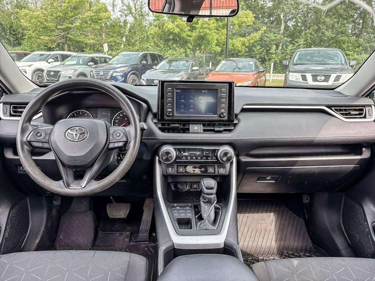 2022 Toyota RAV4 LE Photo